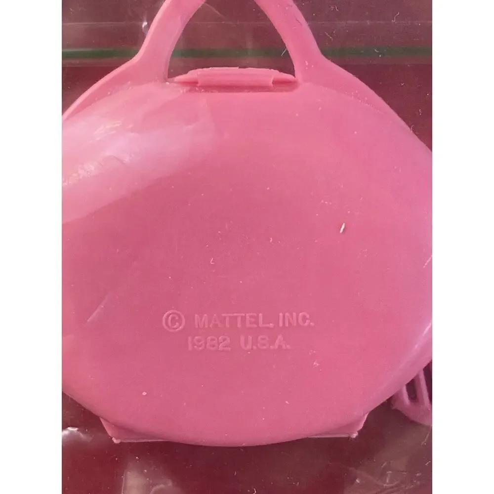 Vintage Barbie 1982 Make Up Compact Case & 2 Brushes Good Condition Accessories - Picture 3 of 4